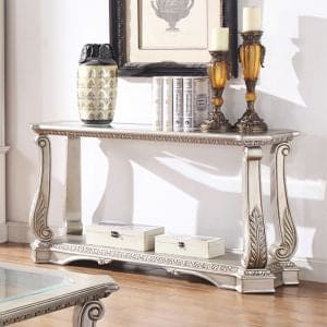 Consola table