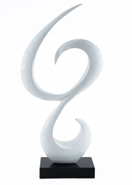 Escultura alta abstracta
