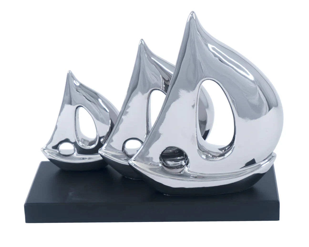 Escultura de cerámica de barco