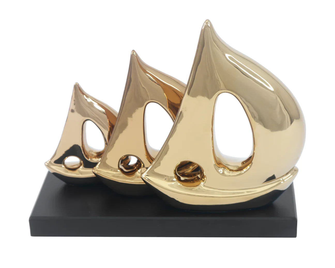 Escultura de cerámica de barco