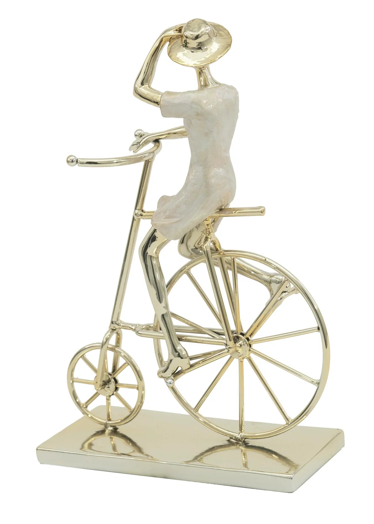 Mujer dorada en bicicleta