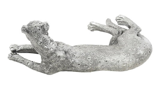 Escultura de leopardo echado