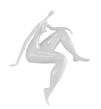 Escultura de persona sentada y relajada