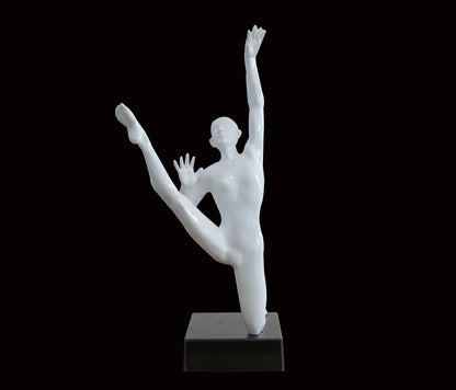 Escultura de hombre estirándose