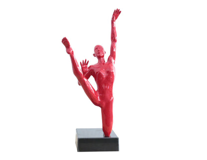 Escultura de hombre estirándose