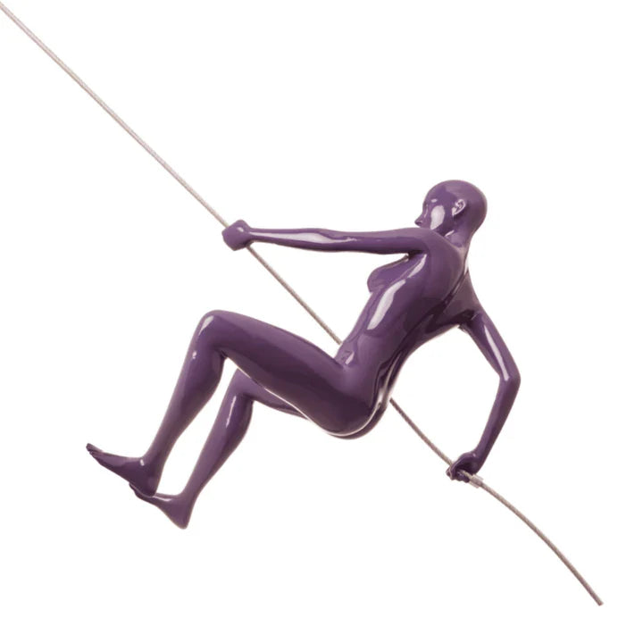 ESCULTURA DE PARED CROMADA ESCALANDO