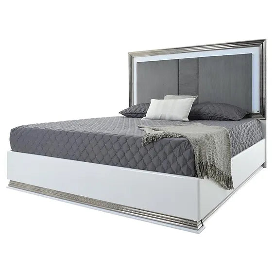 JUEGO DE DORMITORIO CON TOCADOR O CÓMODA