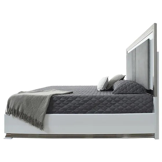 JUEGO DE DORMITORIO CON TOCADOR O CÓMODA